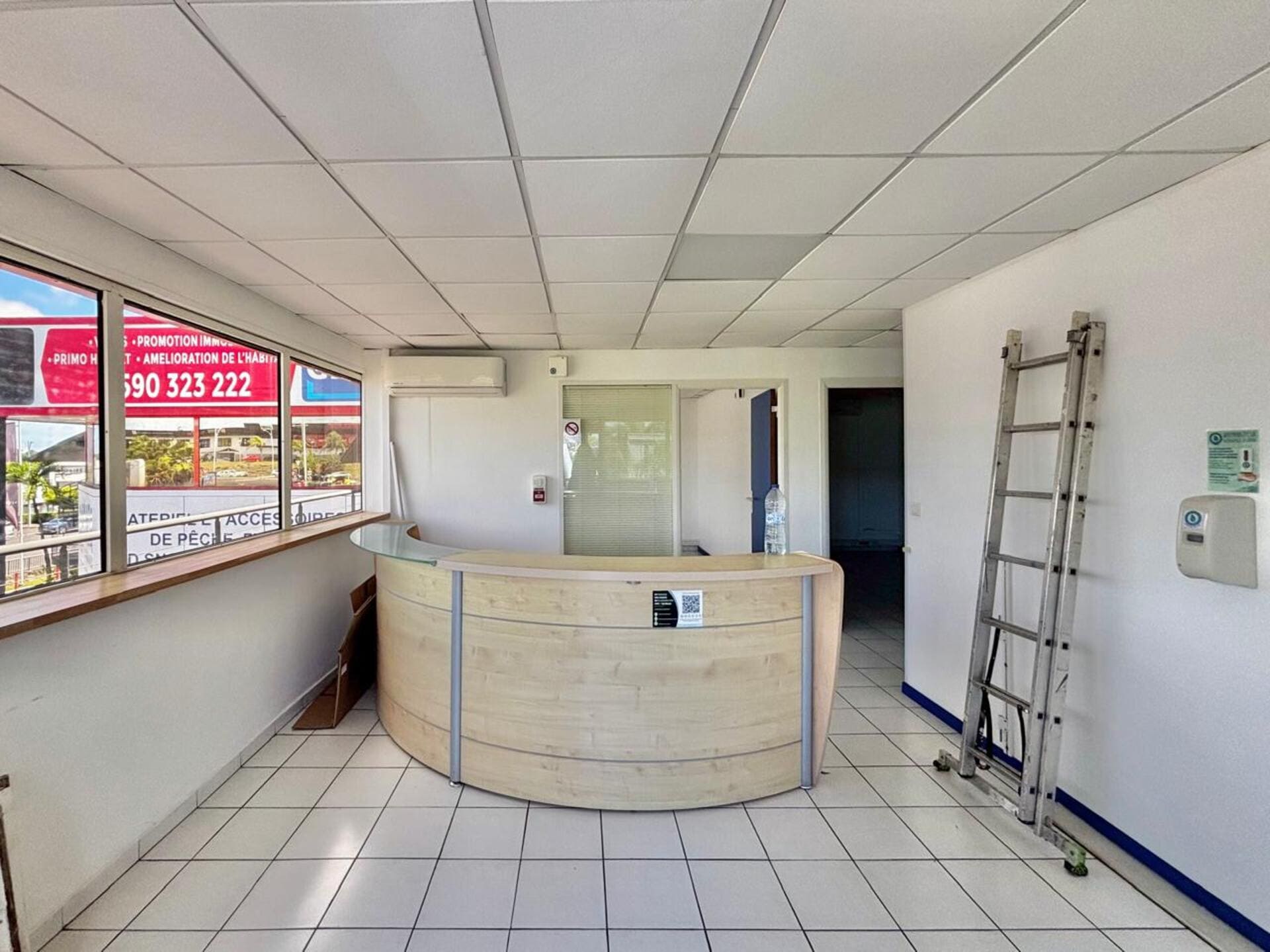 Local commercial Jarry