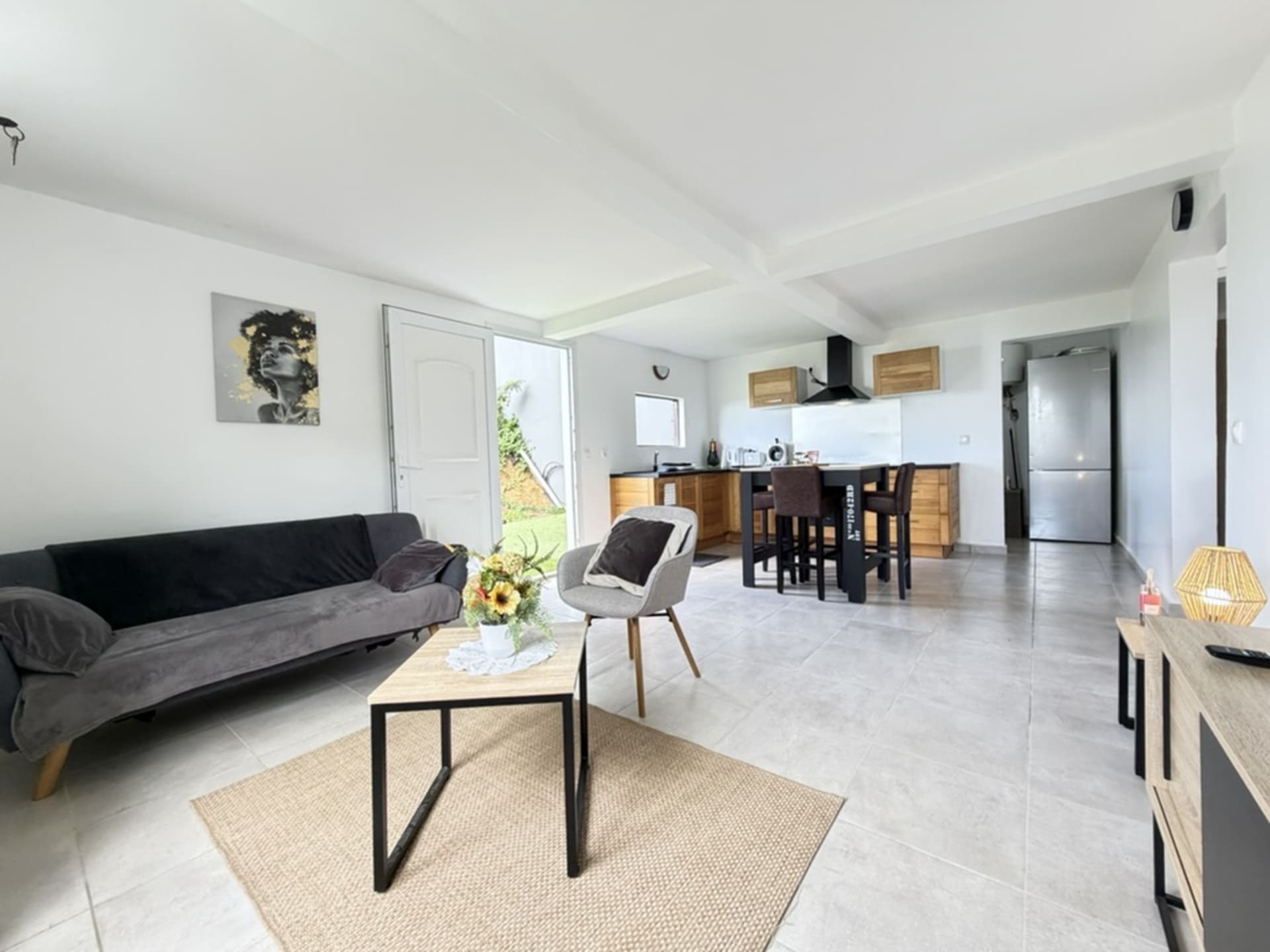Appartement SITRONEL – T3 avec Terrasse de 30 m² et Vue Mer